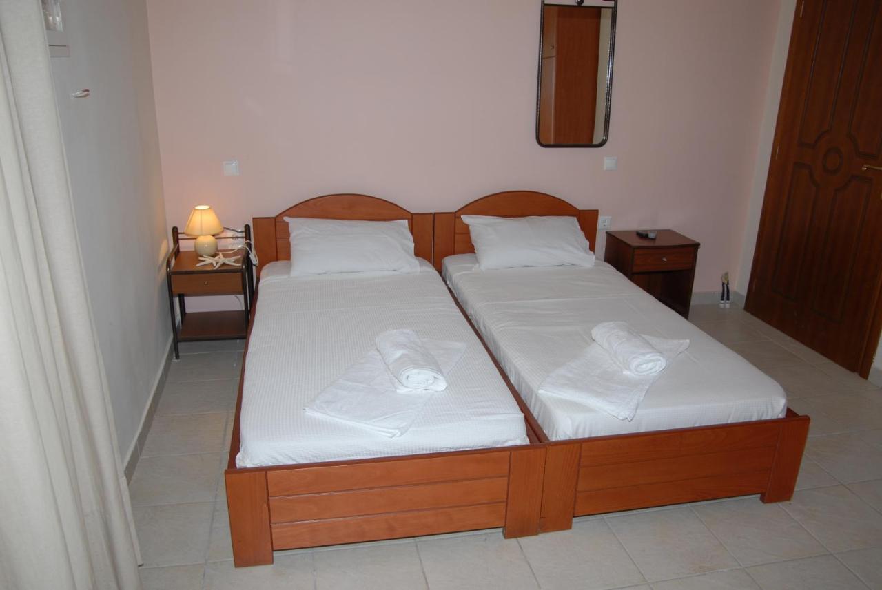 Tsertos Apartments Камена Вурла Стая снимка