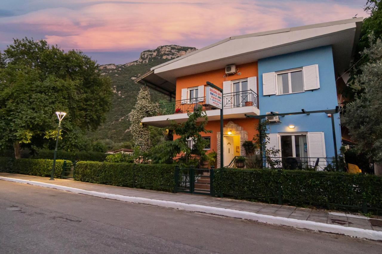 Tsertos Apartments Камена Вурла Екстериор снимка