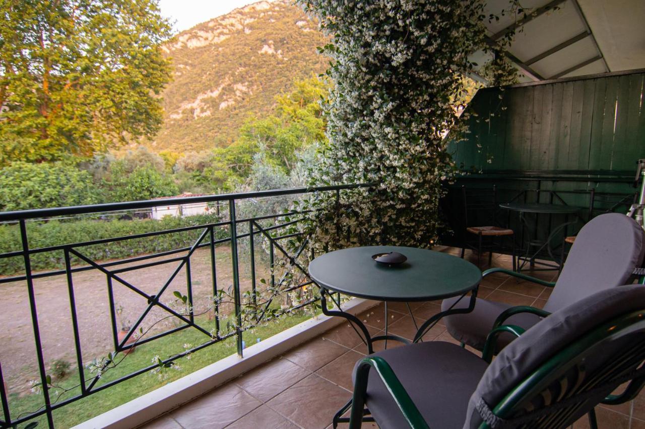 Tsertos Apartments Камена Вурла Екстериор снимка