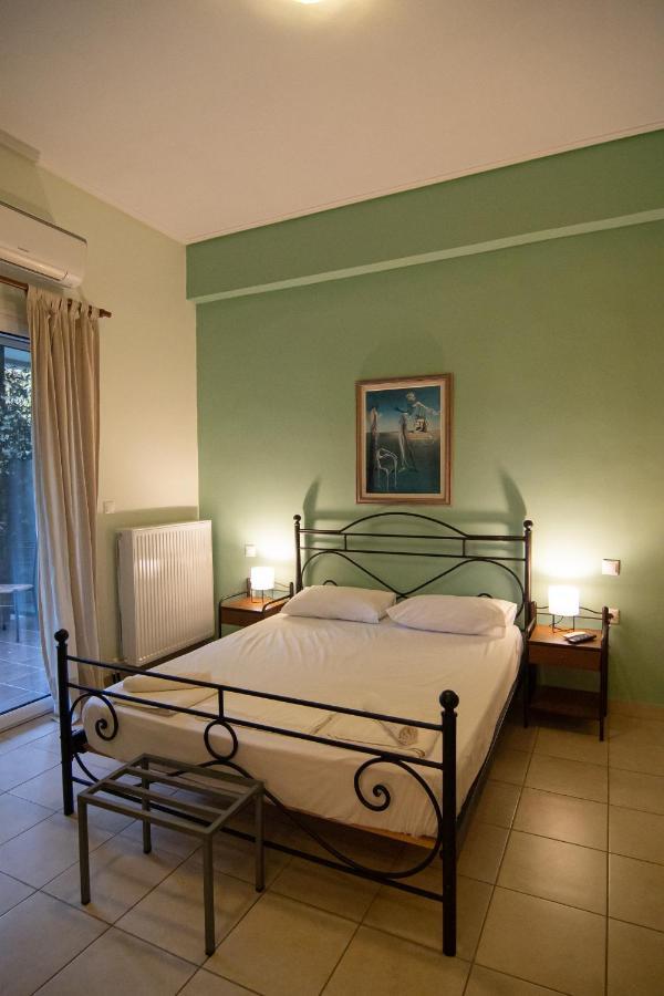 Tsertos Apartments Камена Вурла Екстериор снимка