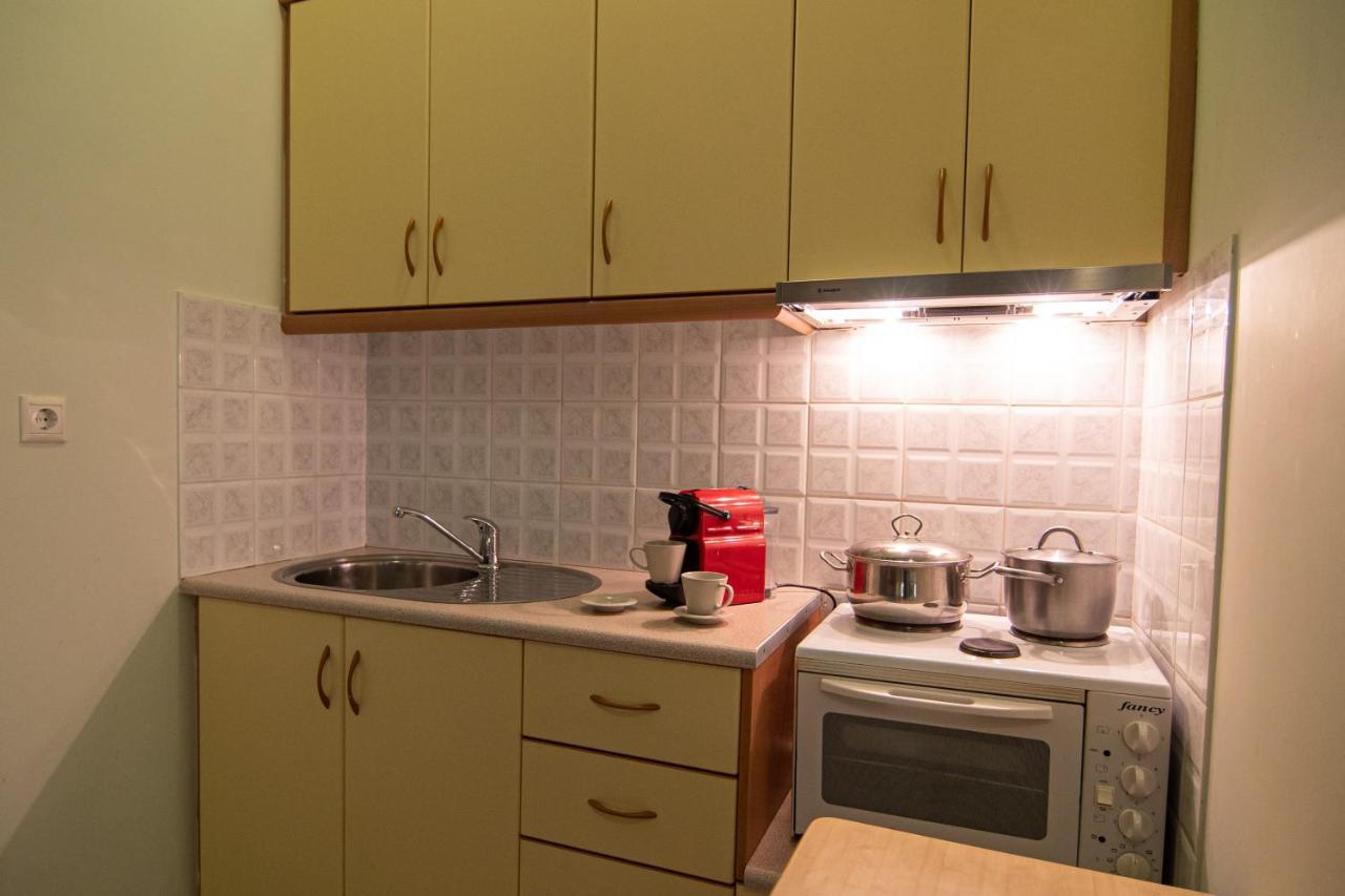 Tsertos Apartments Камена Вурла Екстериор снимка