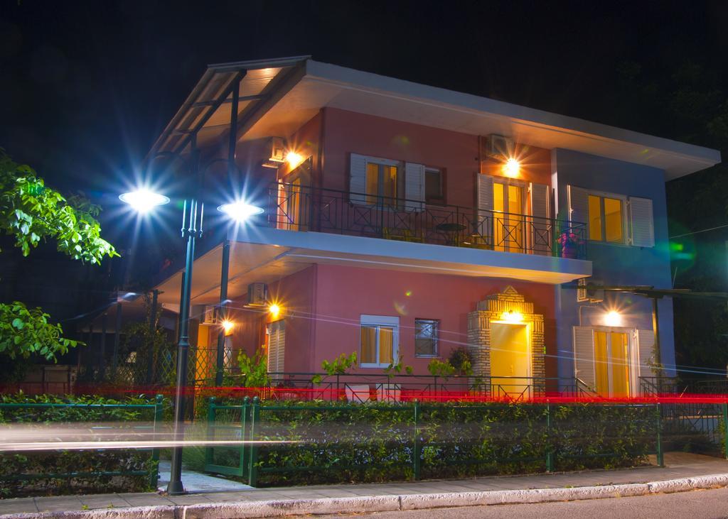Tsertos Apartments Камена Вурла Екстериор снимка