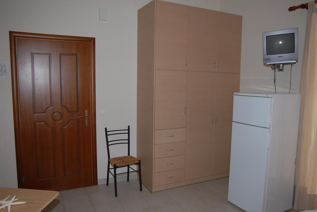 Tsertos Apartments Камена Вурла Екстериор снимка