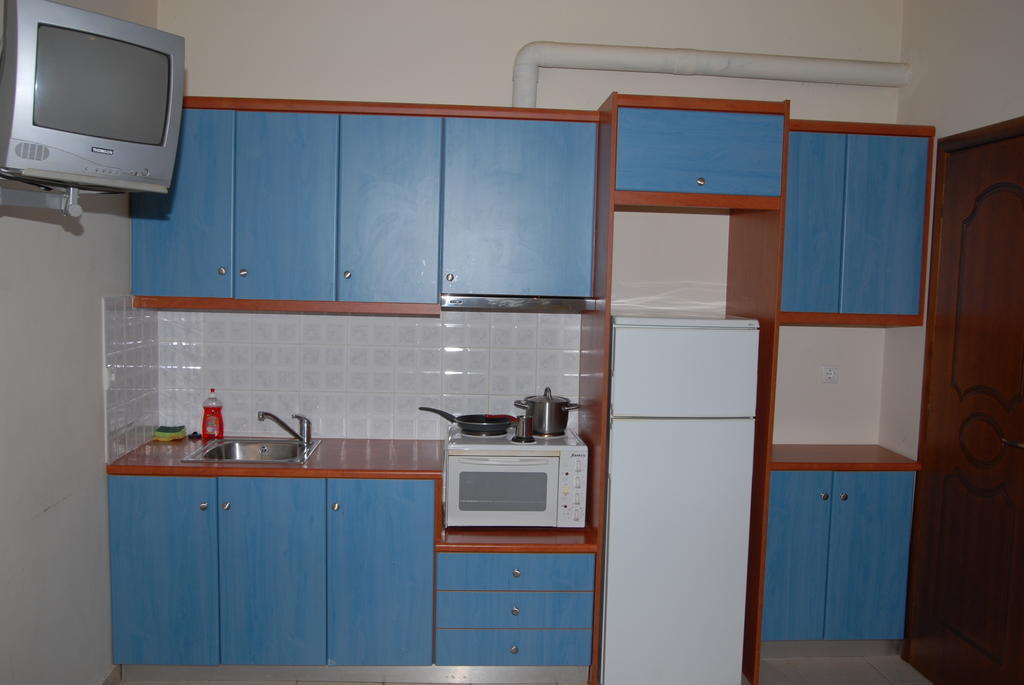 Tsertos Apartments Камена Вурла Екстериор снимка