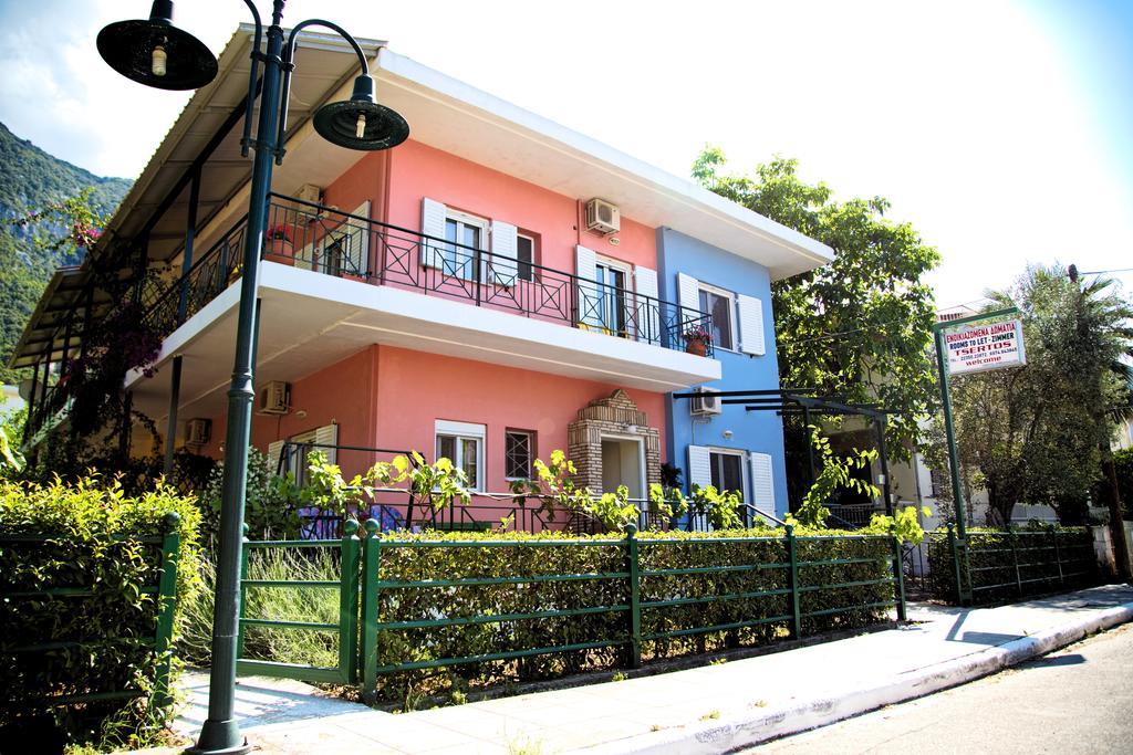 Tsertos Apartments Камена Вурла Екстериор снимка