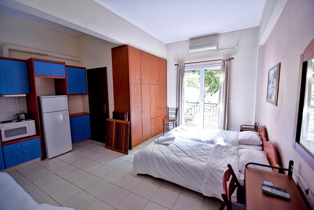 Tsertos Apartments Камена Вурла Екстериор снимка
