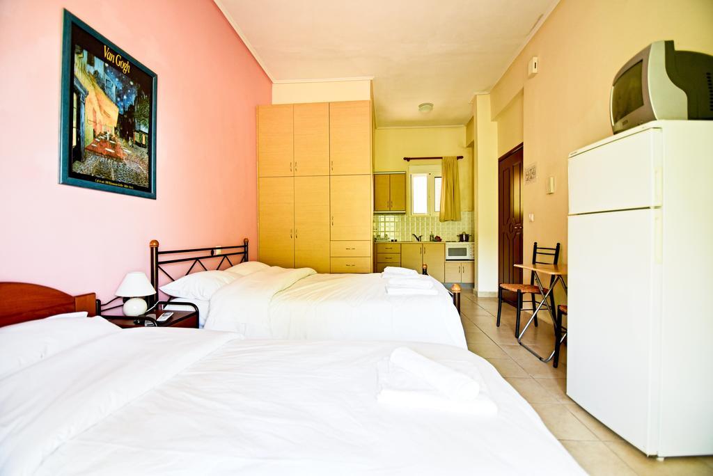 Tsertos Apartments Камена Вурла Екстериор снимка