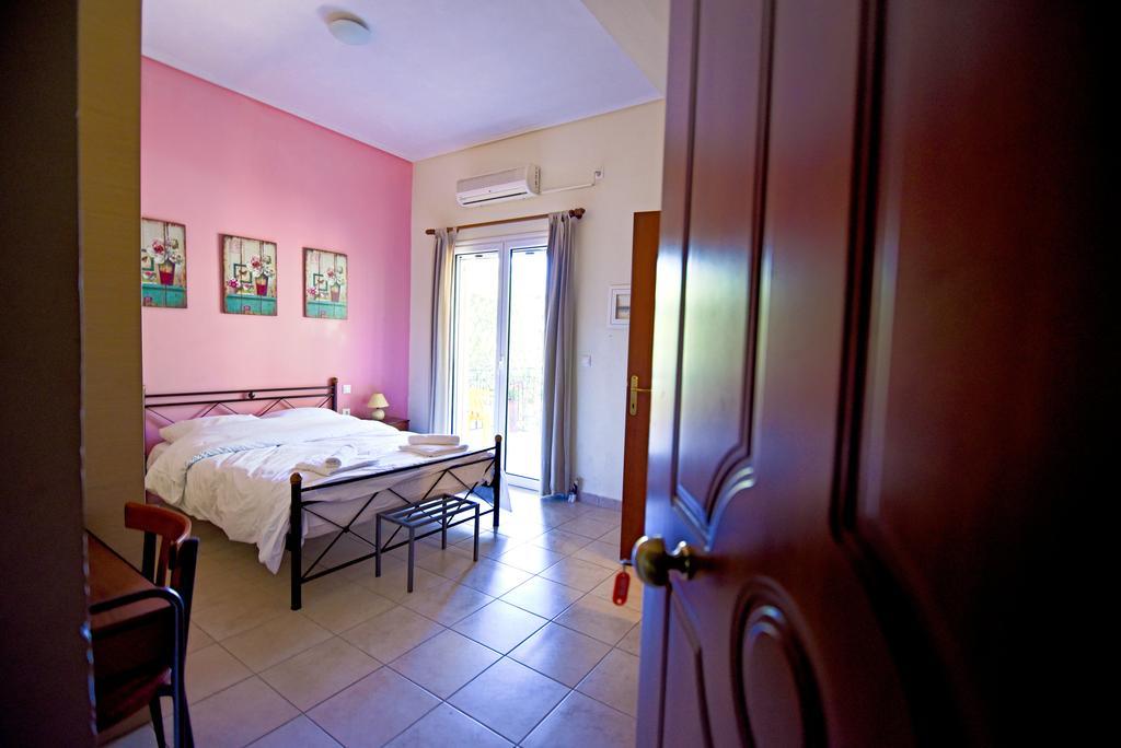 Tsertos Apartments Камена Вурла Екстериор снимка