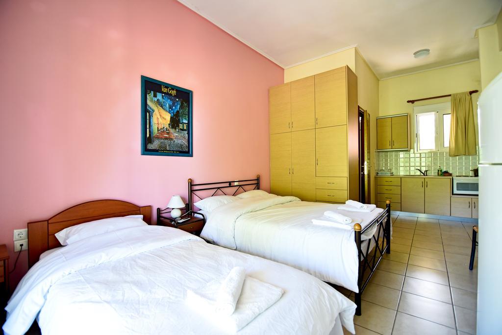 Tsertos Apartments Камена Вурла Екстериор снимка