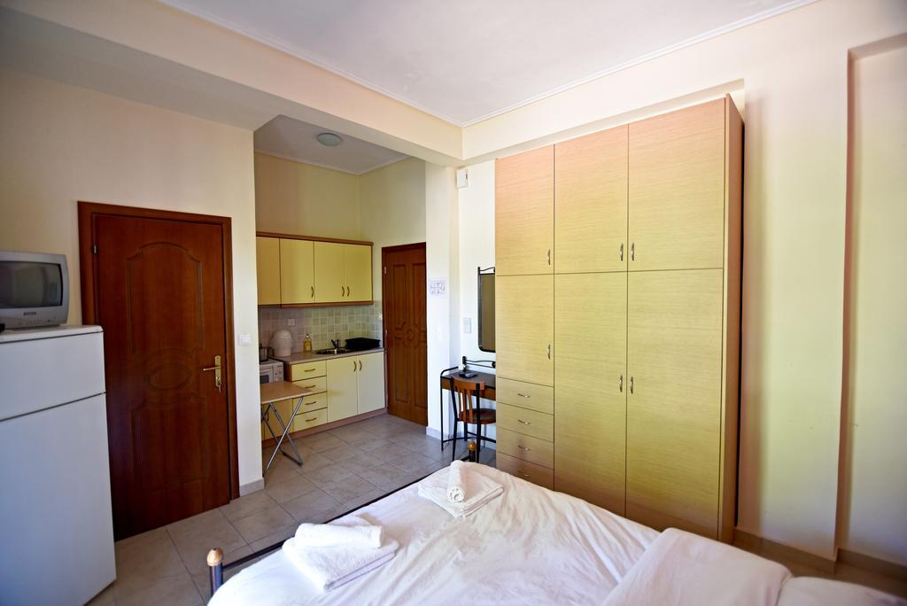 Tsertos Apartments Камена Вурла Екстериор снимка